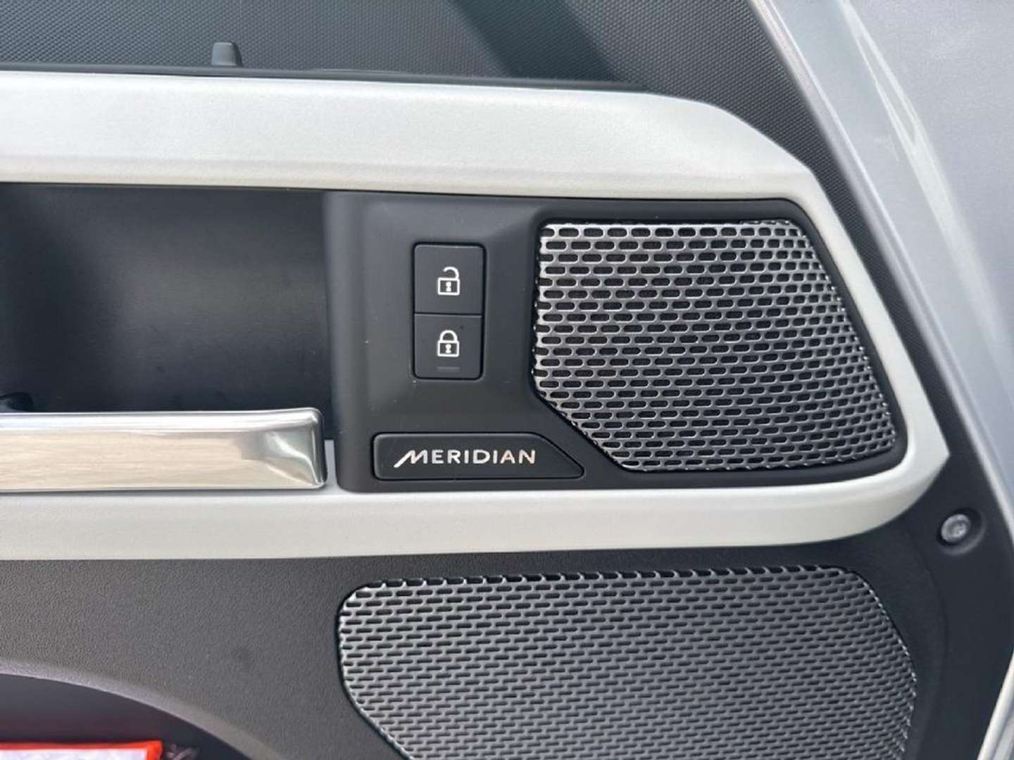 Land Rover Defender 110 X-Dynamic SE Awd 3.0d I6 Mhev 200cv Auto - 2024 - Joinsteer - #12