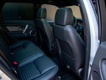 Land Rover Discovery Sport R-Dynamic SE P300e 1.5 — photo 17