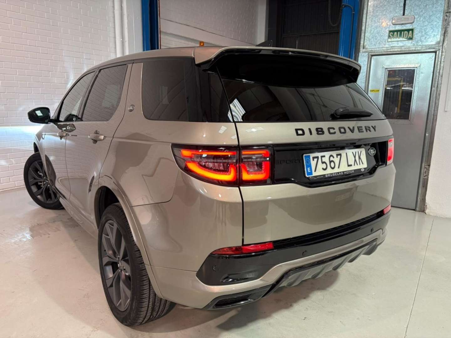 Land Rover Discovery Sport R-Dynamic SE 2.0D TD4 MHEV AWD Auto 204 - 2022 - Joinsteer - #9