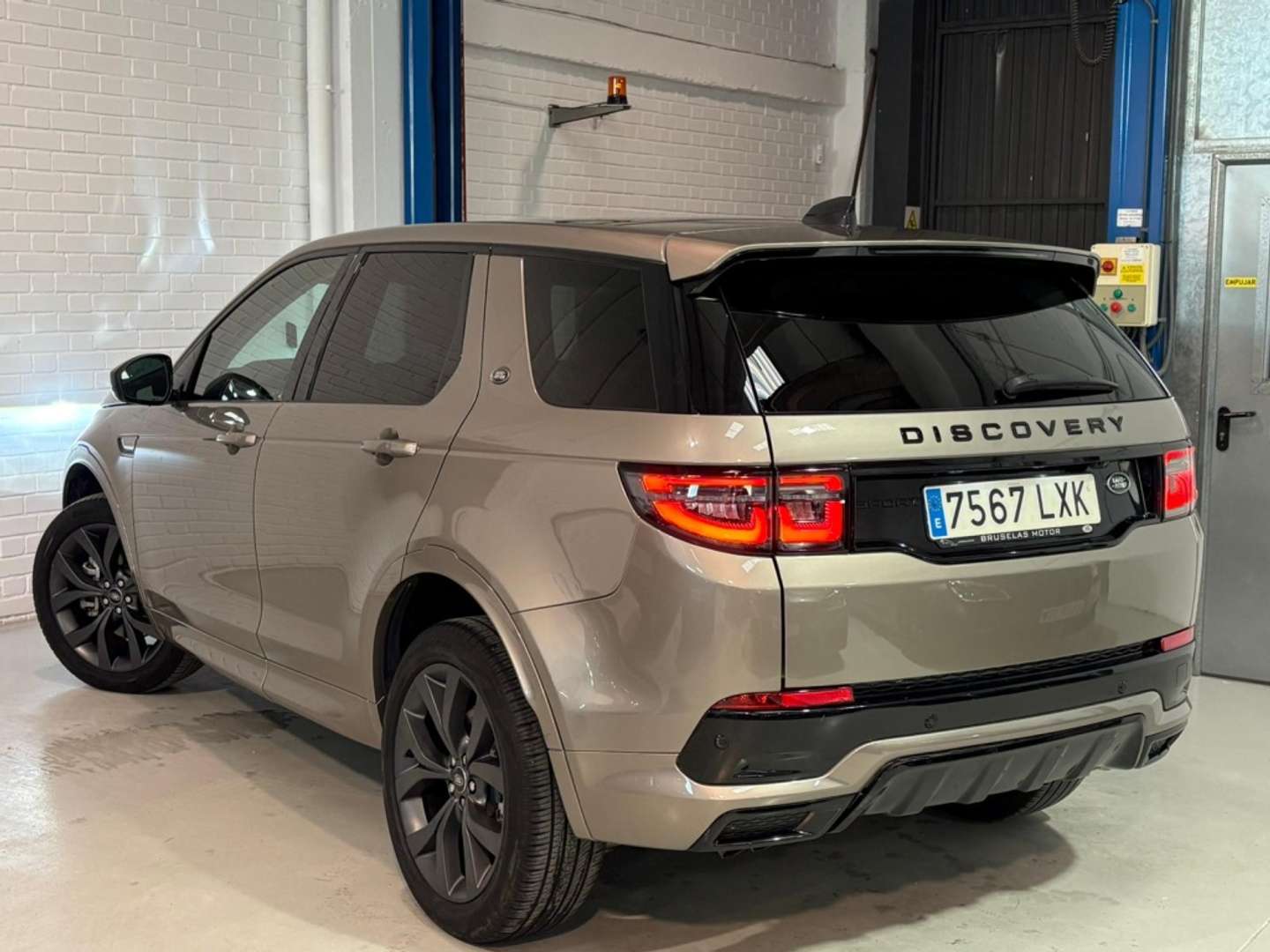 Land Rover Discovery Sport R-Dynamic SE 2.0D TD4 MHEV AWD Auto 204 - 2022 - Joinsteer - #10