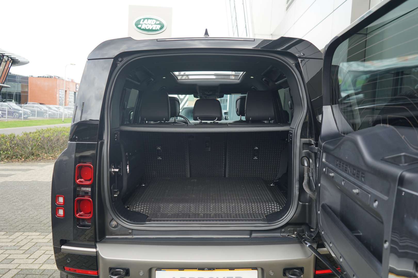 Land Rover Defender 110 X-Dynamic HSE 2.0 P400e - 2022 - Joinsteer - #29