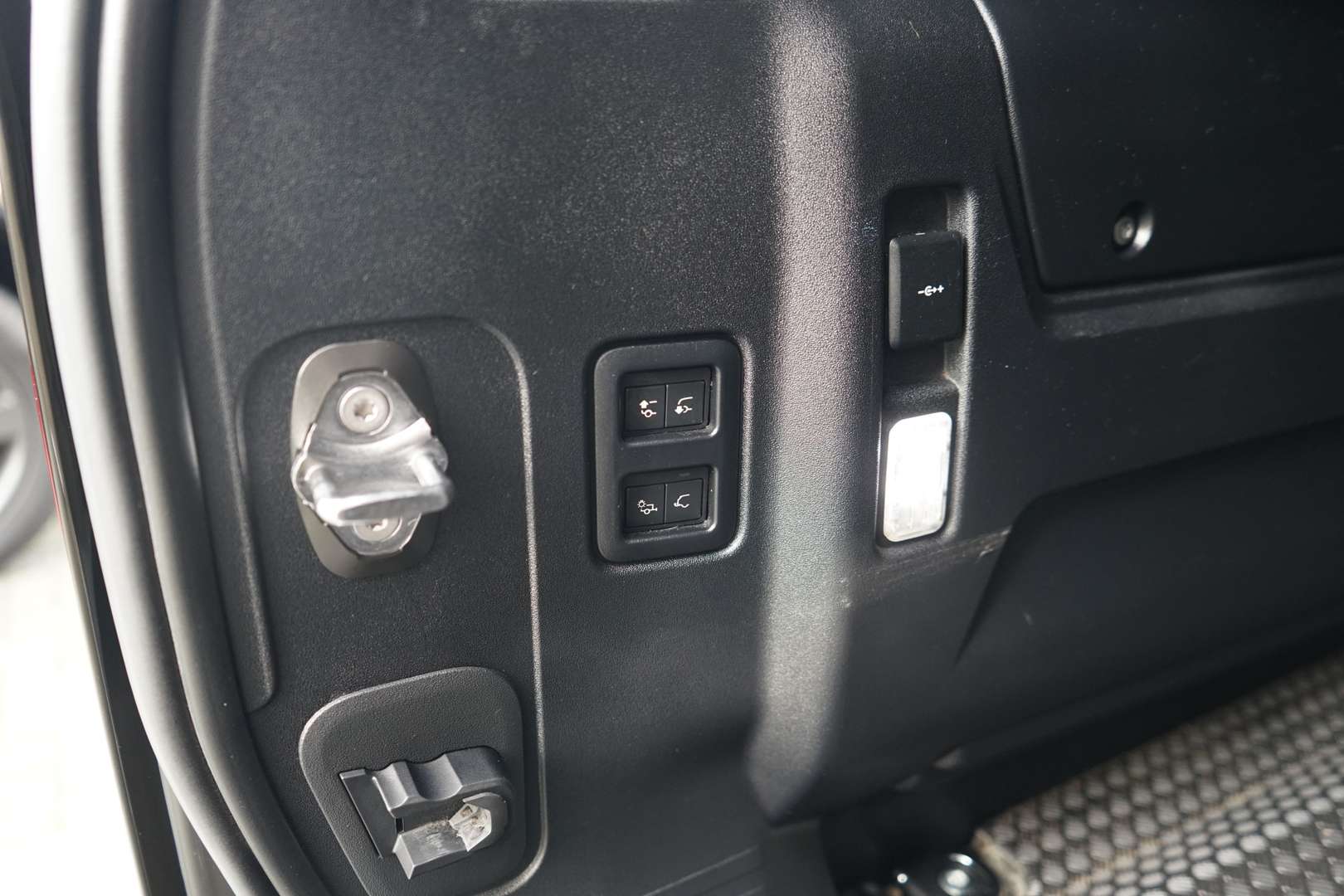 Land Rover Defender 110 X-Dynamic HSE 2.0 P400e - 2022 - Joinsteer - #30