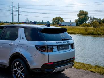 Land Rover Discovery Sport R-Dynamic SE P300e 1.5 — photo 32
