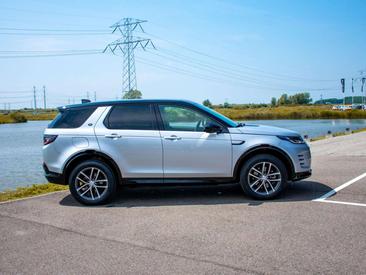 Land Rover Discovery Sport R-Dynamic SE P300e 1.5 — photo 35