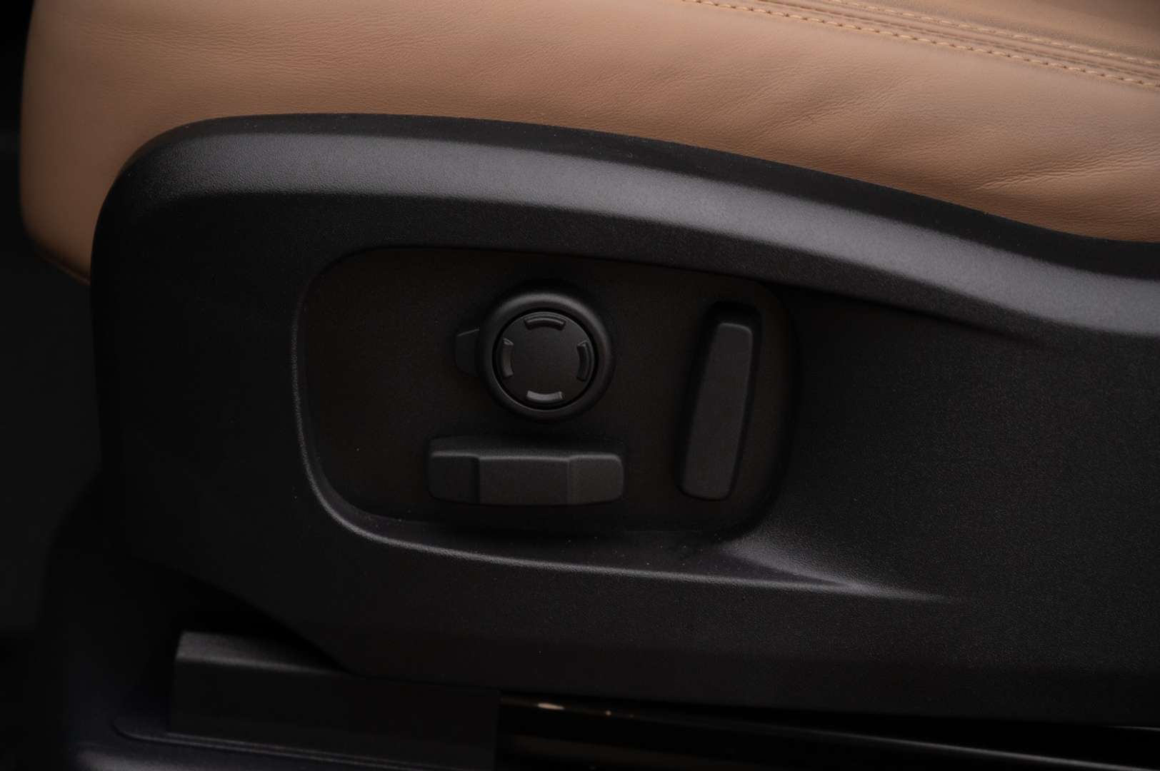 Land Rover Defender 110 P300e X-Dynamic HSE Urban Widetrack 6-Seats - 2026 - Joinsteer - #30