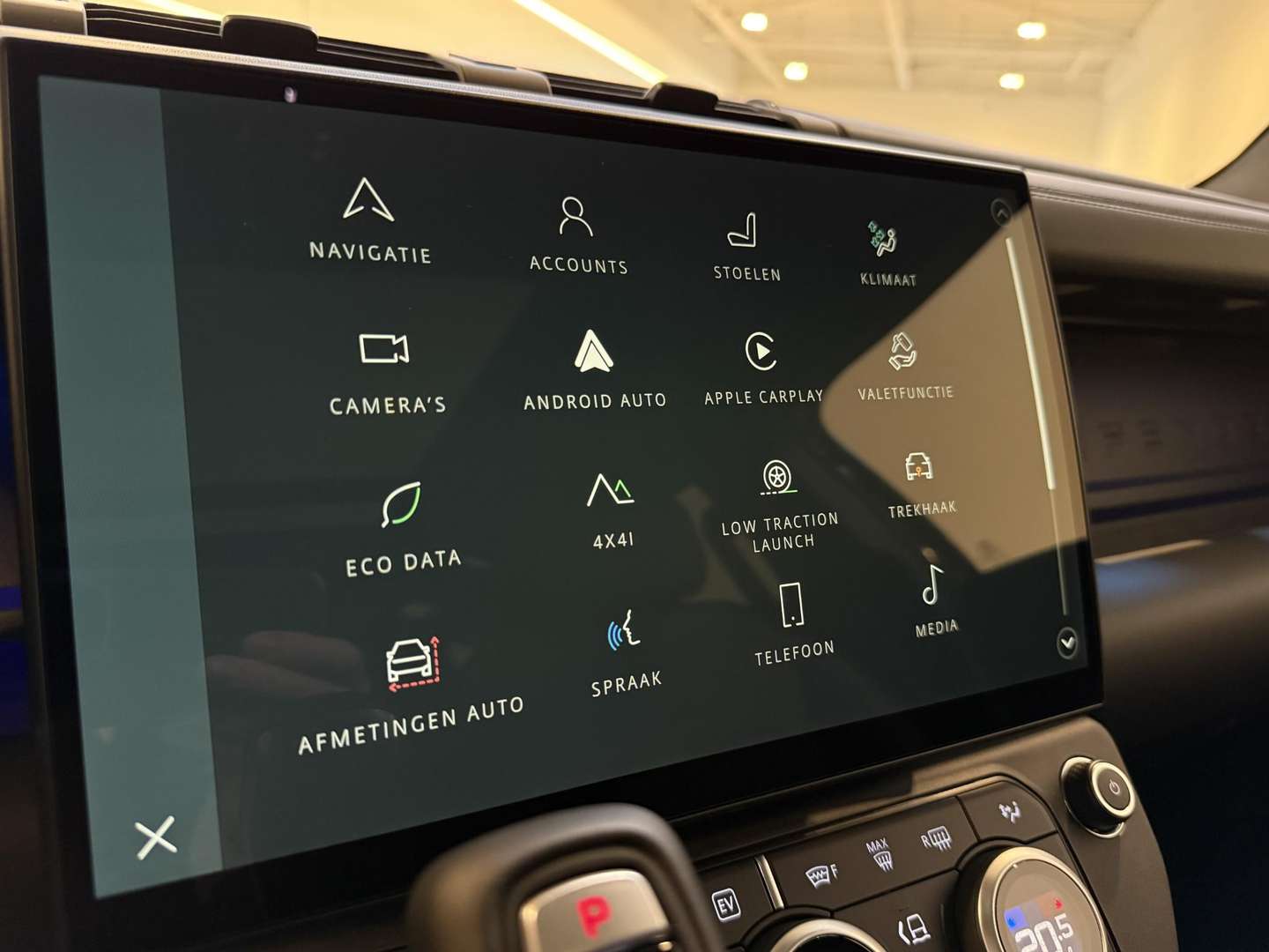 Land Rover Defender 110 X-Dynamic HSE 2.0 P300e - 2026 - Joinsteer - #10