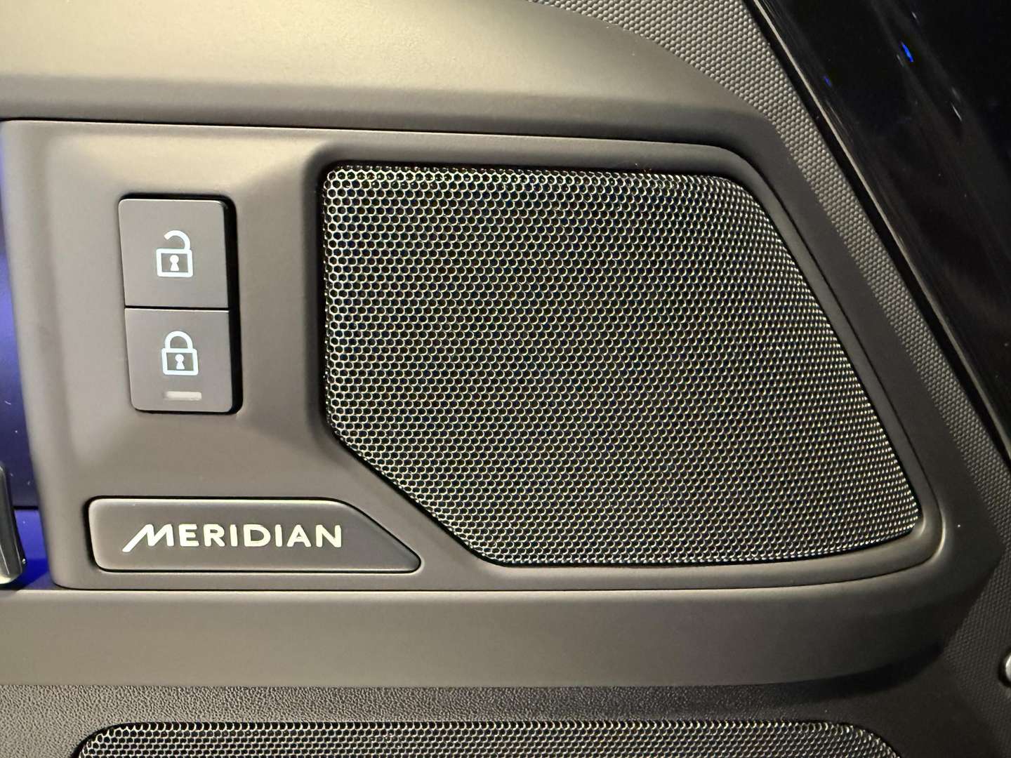 Land Rover Defender 110 X-Dynamic HSE 2.0 P300e - 2026 - Joinsteer - #14