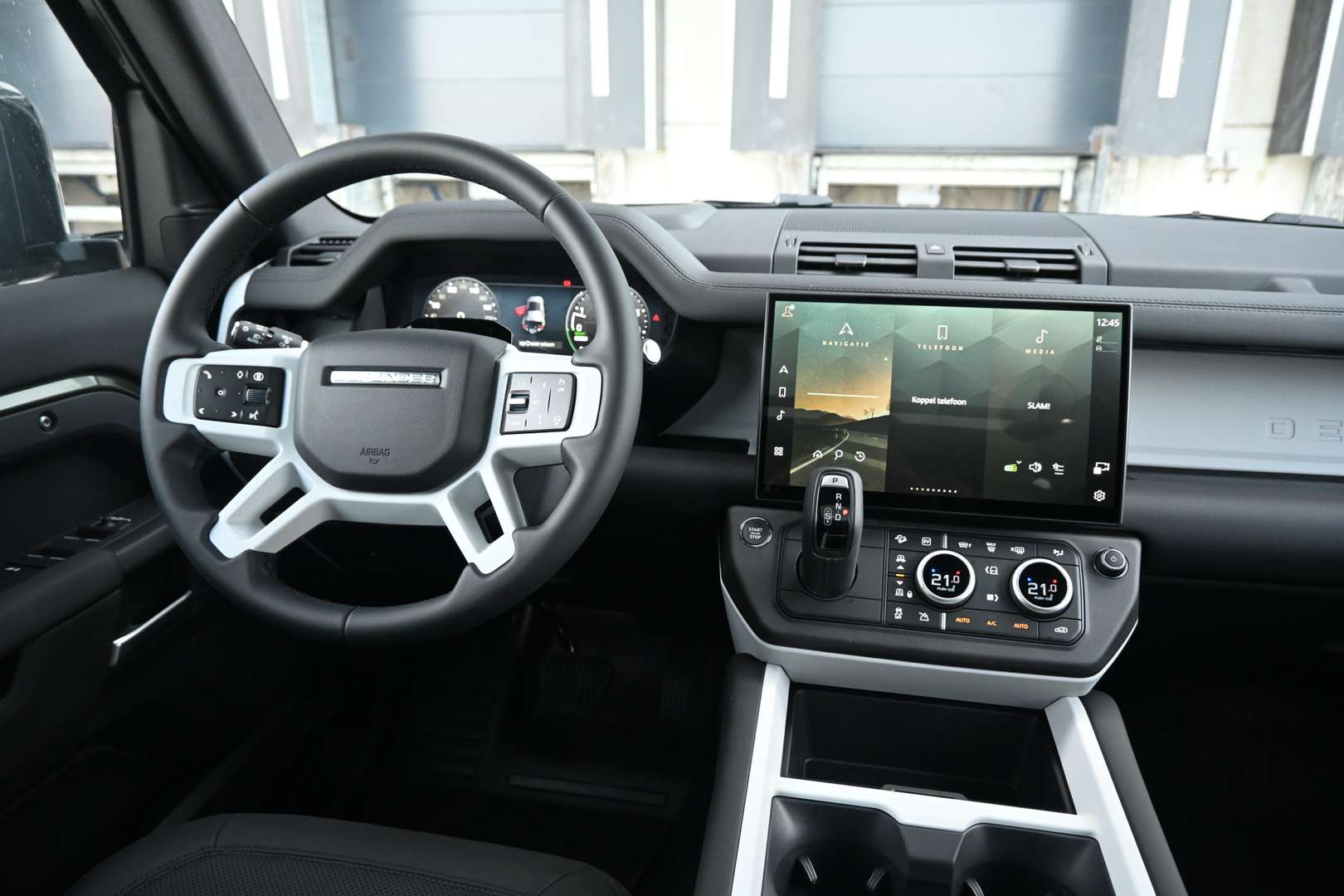 Land Rover Defender 110 Forest Edition 2.0 P300e - 2026 - Joinsteer - #5