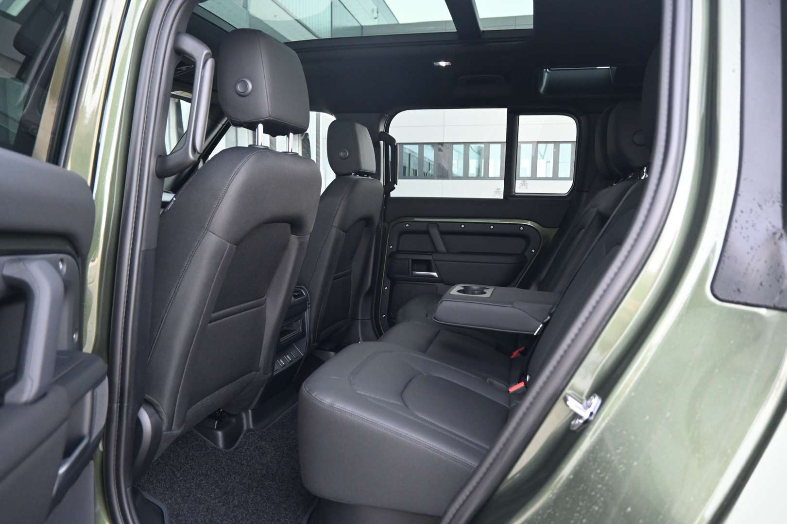 Land Rover Defender 110 Forest Edition 2.0 P300e - 2026 - Joinsteer - #6
