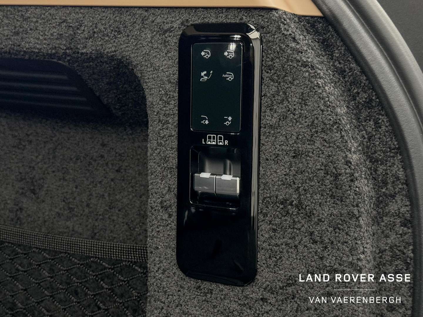 Land Rover Range Rover D350 Autobiography Bespoke - 2024 - Joinsteer - #30