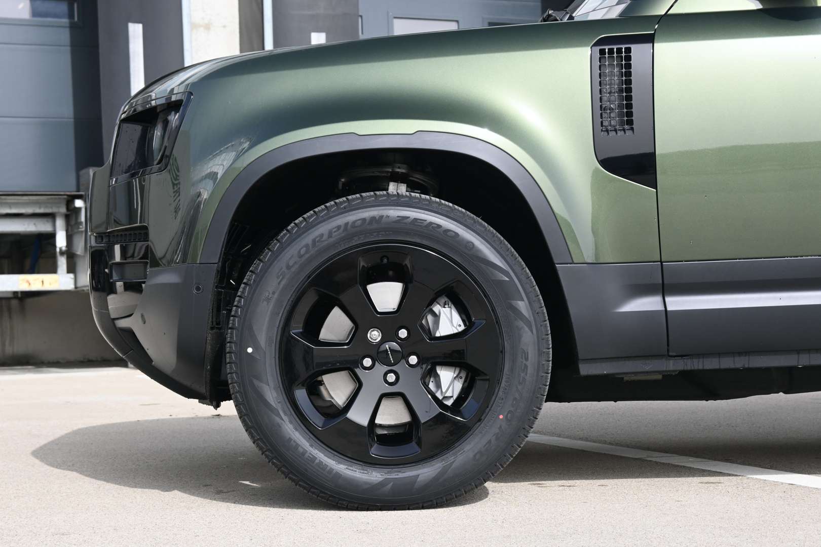 Land Rover Defender 110 Forest Edition 2.0 P300e - 2026 - Joinsteer - #10