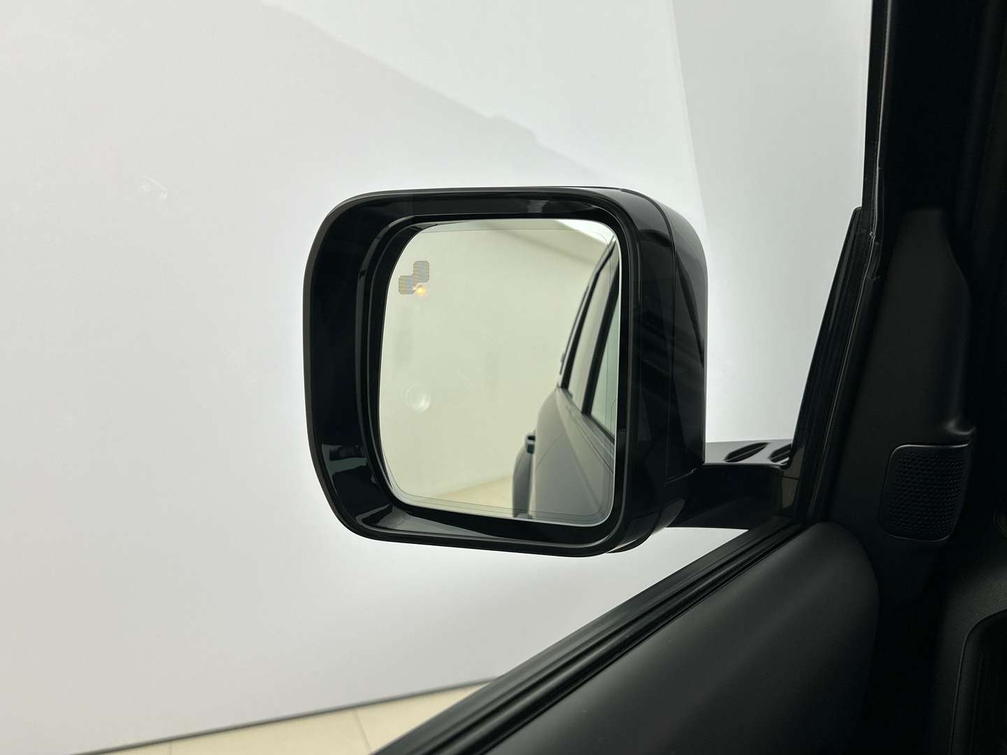 Land Rover Defender P635 Octa AWD Auto - 2026 - Joinsteer - #14