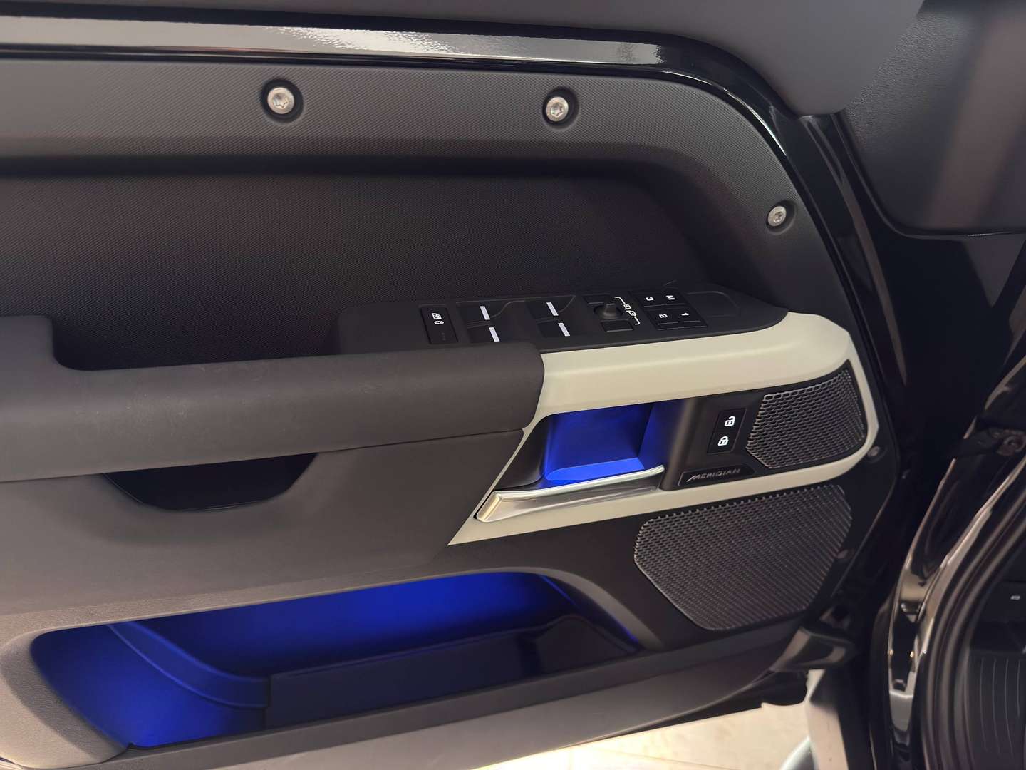 Land Rover Defender 110 SE Awd 3.0d I6 Mhev 200cv - 2023 - Joinsteer - #11