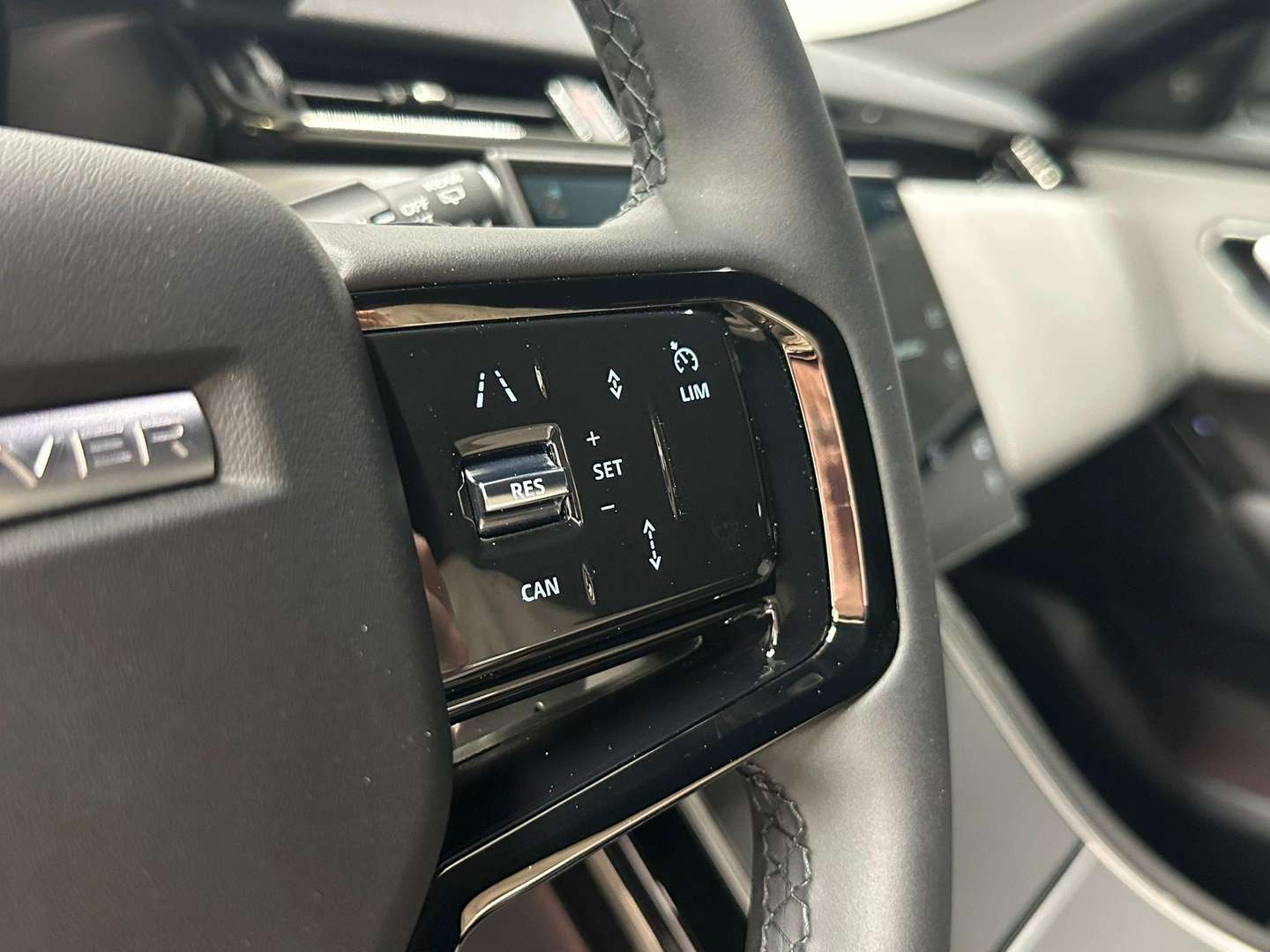 Land Rover Range Rover Velar P400e R-Dynamic SE - 2024 - Joinsteer - #10