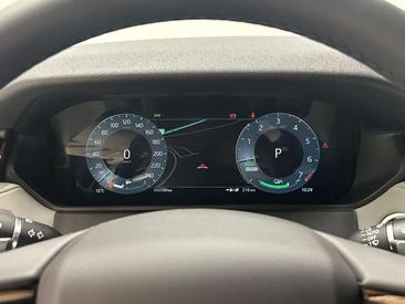 Land Rover Range Rover Velar P400e R-Dynamic SE — photo 12