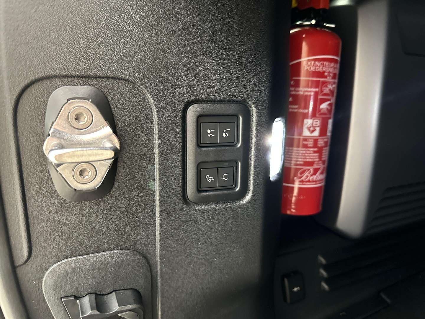 Land Rover Defender P635 Octa AWD Auto - 2026 - Joinsteer - #20