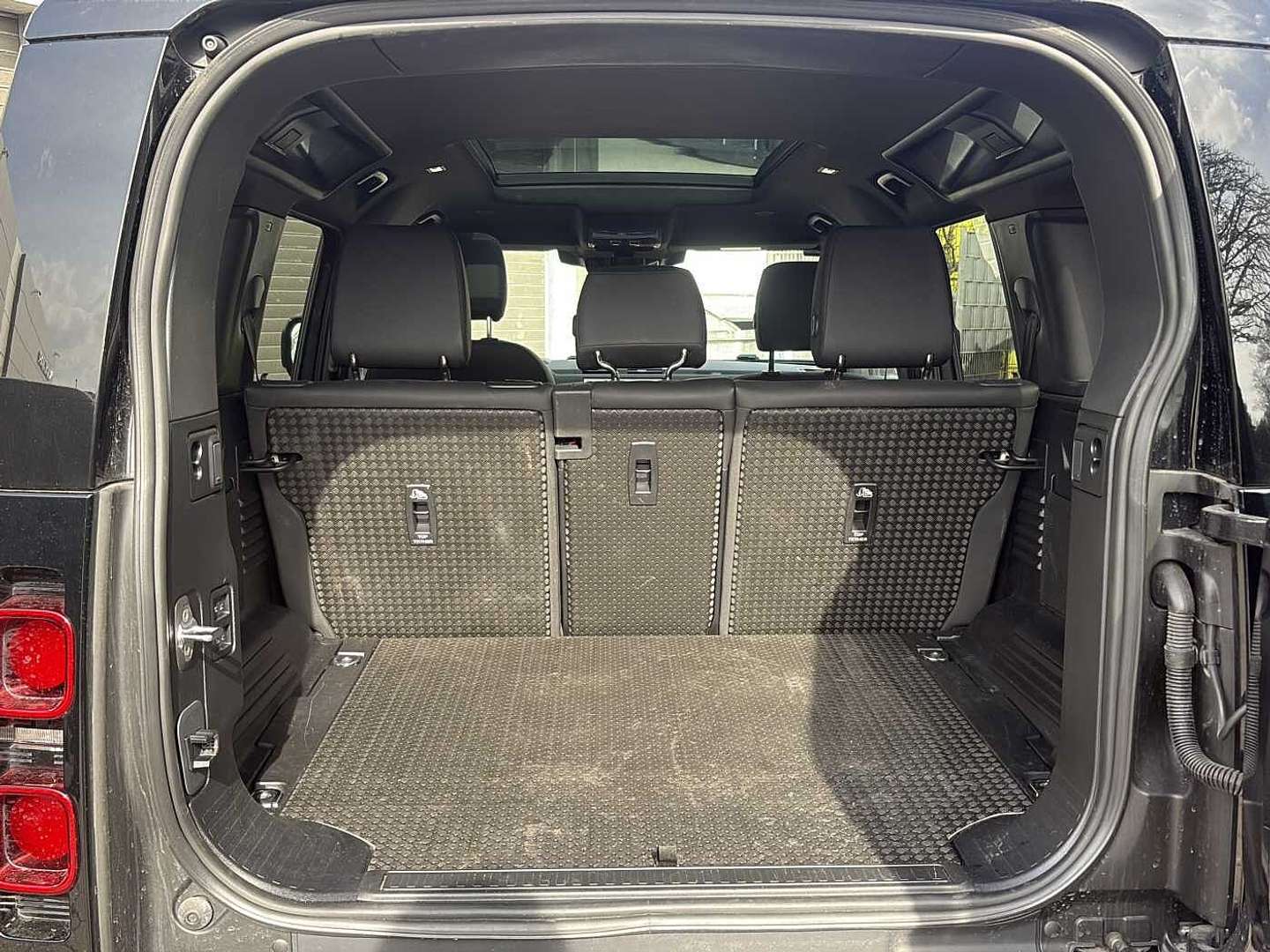 Land Rover Defender 110 D300 X-Dyn. SE AHK|Pano|HUD - 2025 - Joinsteer - #15