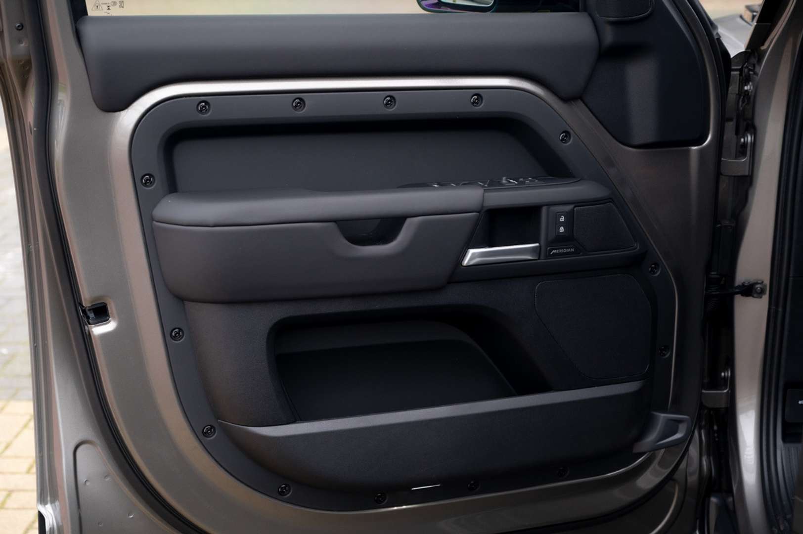 Land Rover Defender 110 P300e X-Dynamic HSE Urban Widetrack 6-Seats - 2026 - Joinsteer - #20