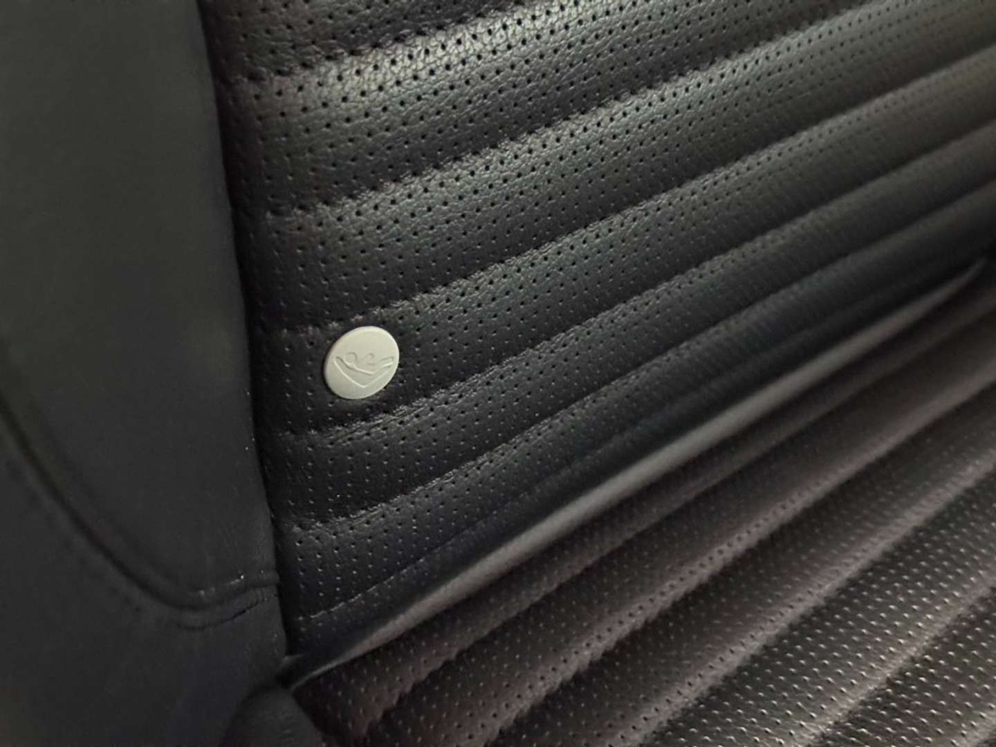 Land Rover Discovery Sport S Black Pack P300e - 2021 - Joinsteer - #21