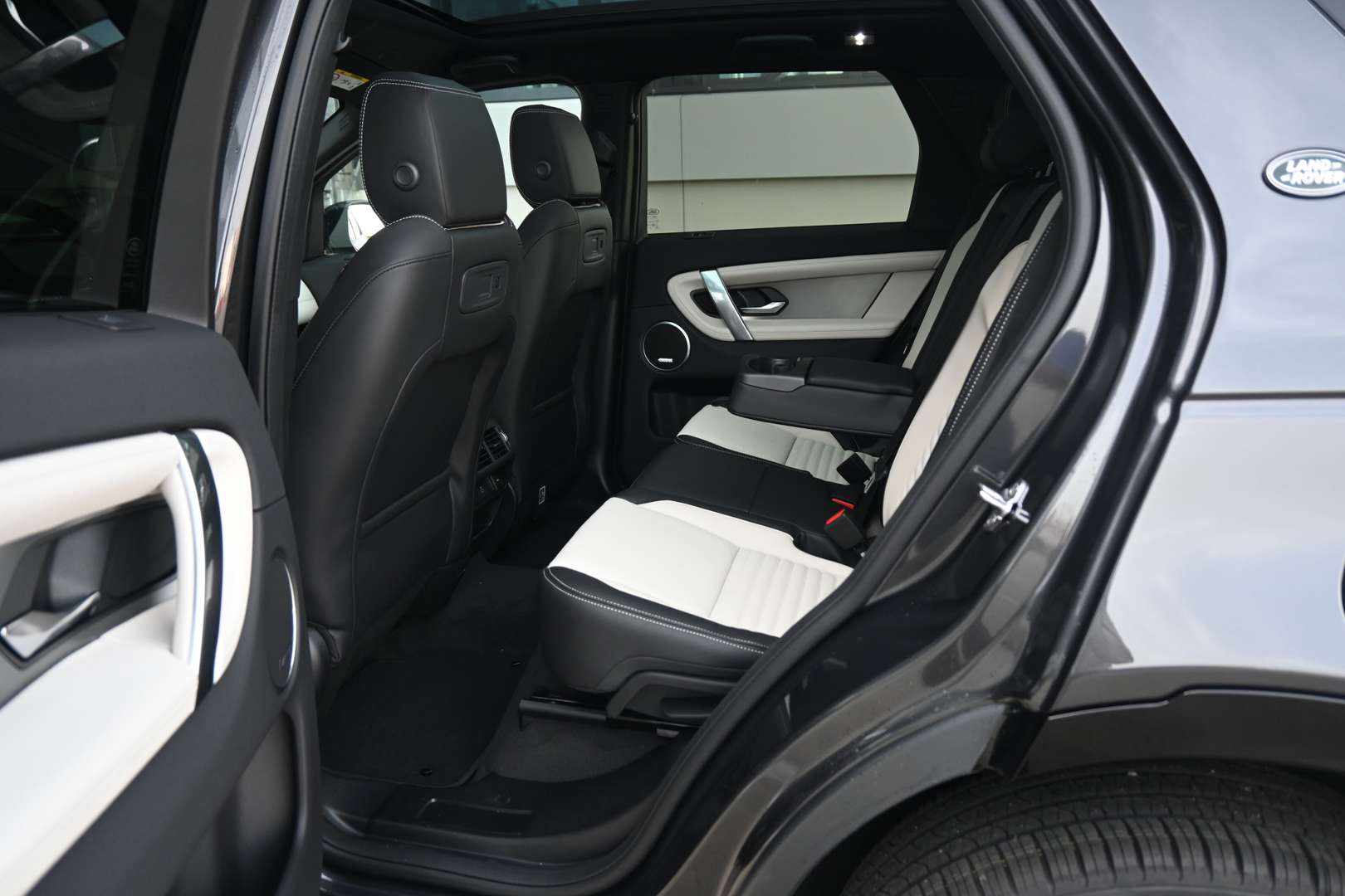 Land Rover Discovery Sport Business Landmark Edition 1.5 P270e PHEV - 2026 - Joinsteer - #6