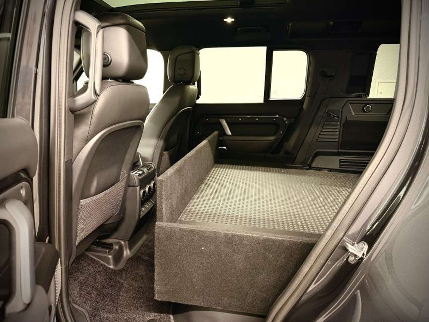 Land Rover Defender 110 Carpathian Edition P525 V8 - 2024 - Joinsteer - #29