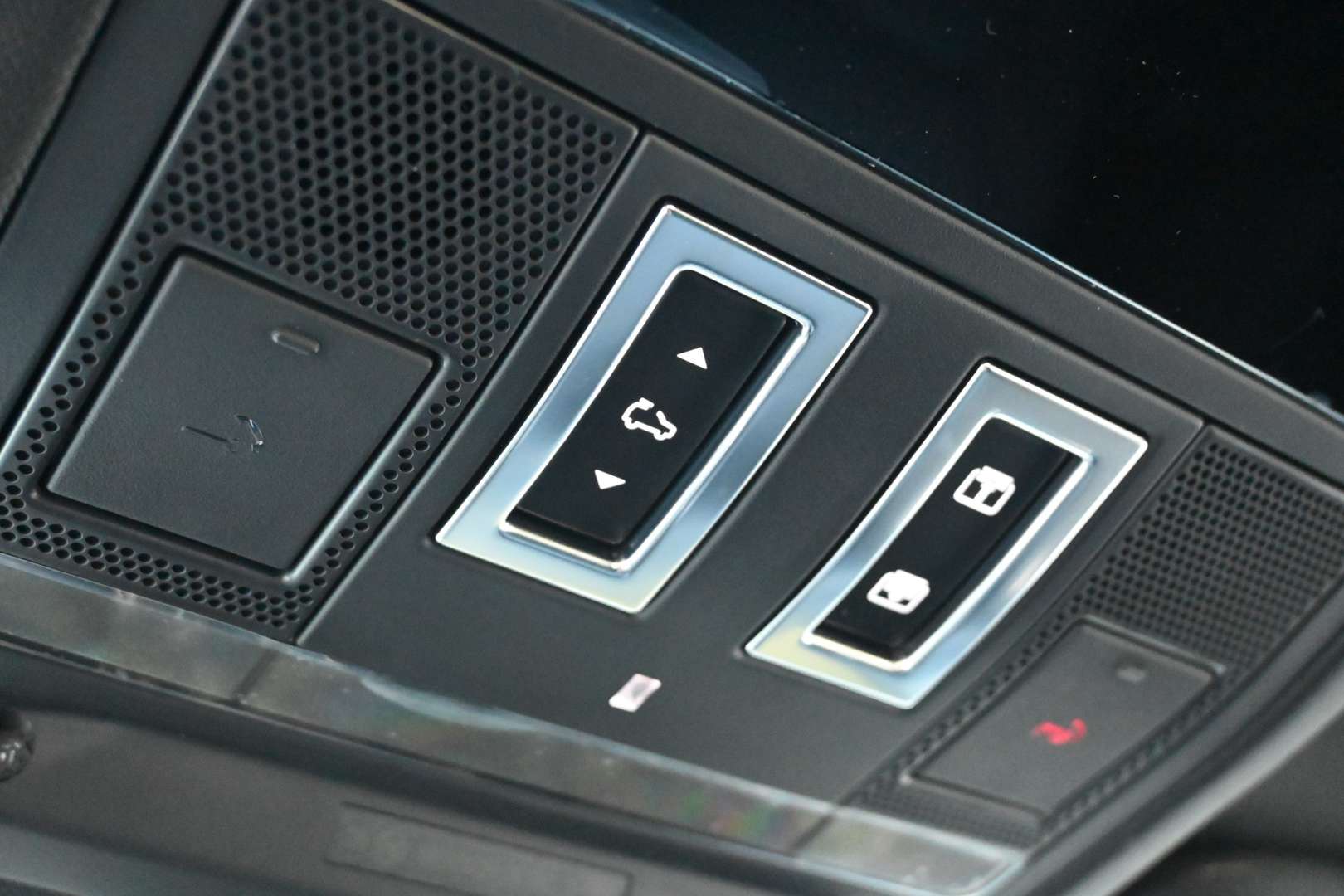 Land Rover Defender 110 Trophy Edition 2.0 P300e - 2026 - Joinsteer - #25