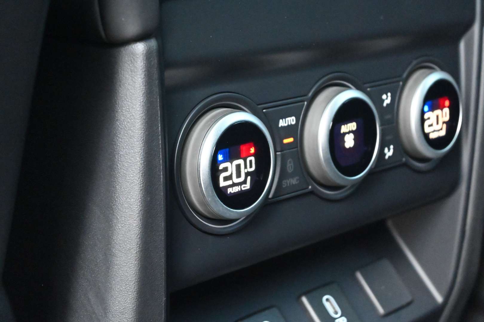 Land Rover Defender 110 Trophy Edition 2.0 P300e - 2026 - Joinsteer - #26