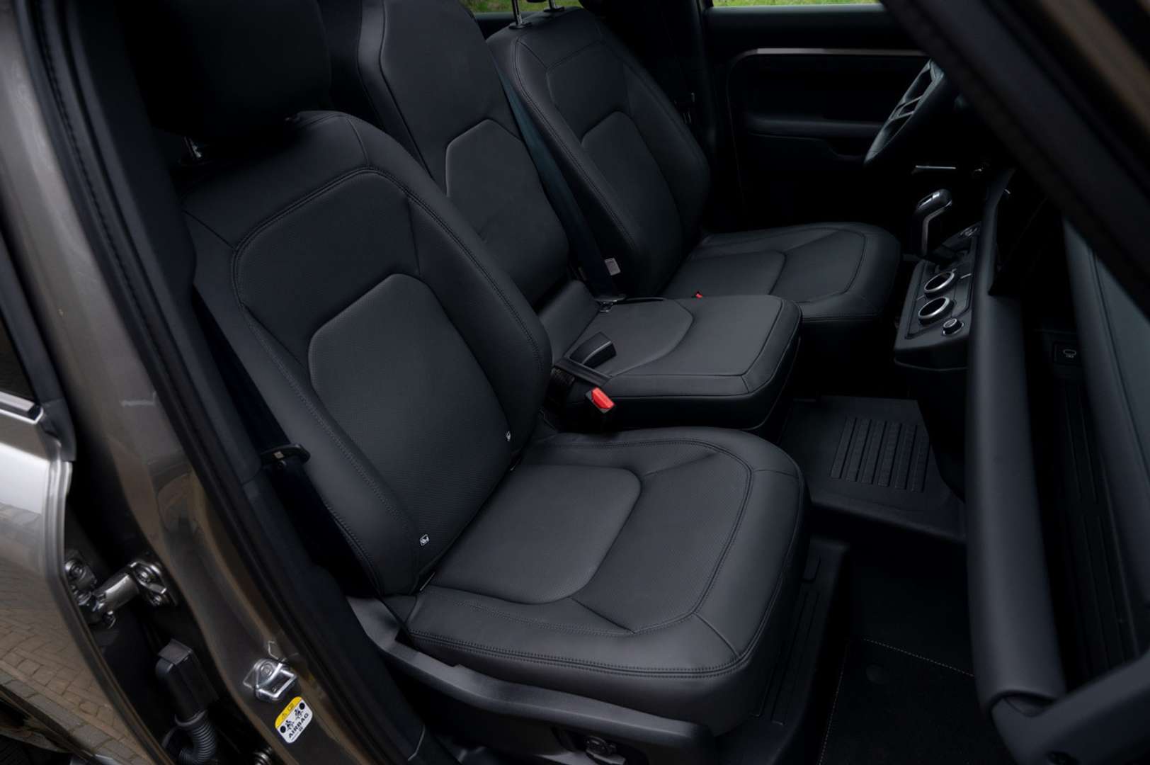 Land Rover Defender 110 P300e X-Dynamic HSE Urban Widetrack 6-Seats - 2026 - Joinsteer - #30