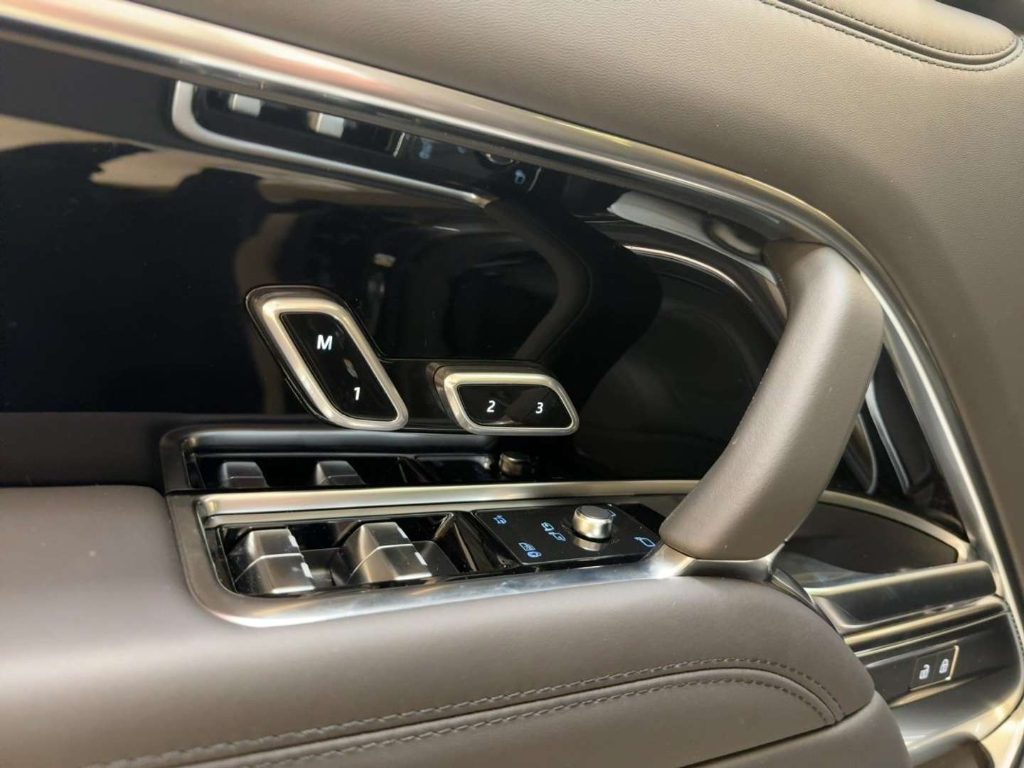 Land Rover Range Rover Autobiography LEDER 4.4l V8 P530 - 2025 - Joinsteer - #24