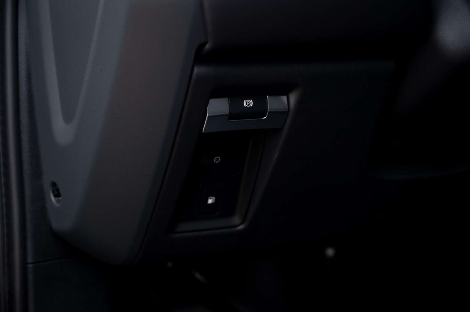 Land Rover Defender 110 P300e X-Dynamic HSE Urban Widetrack 6-Seats - 2026 - Joinsteer - #40