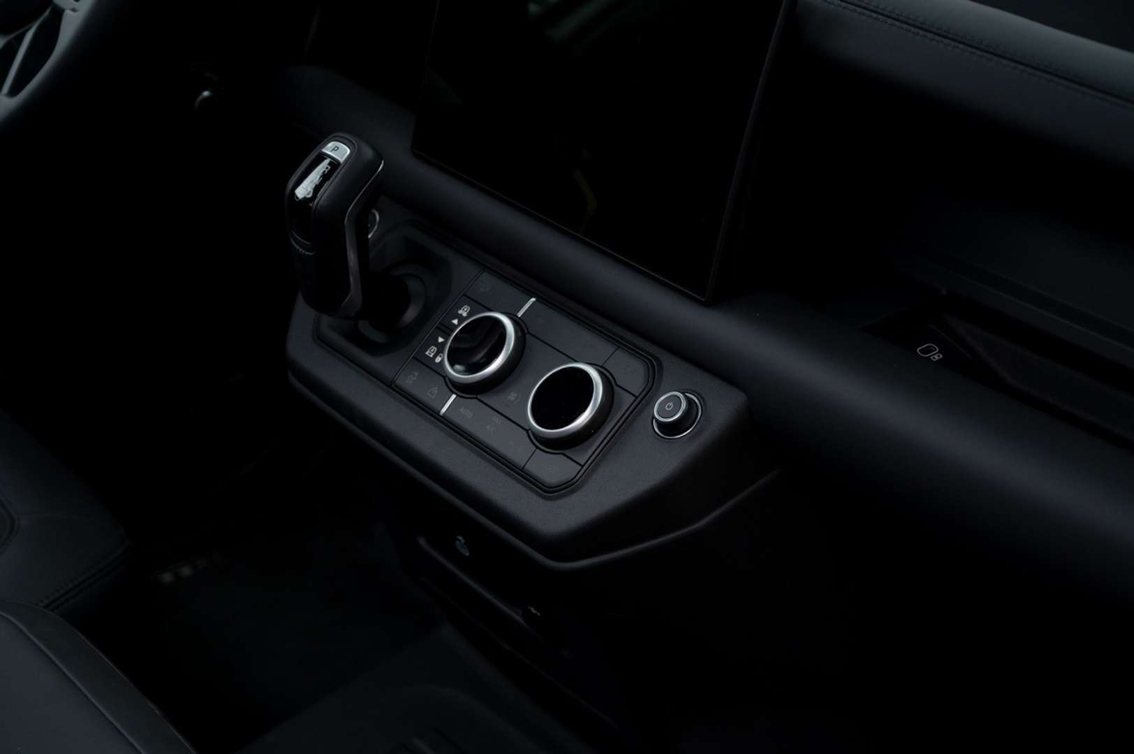 Land Rover Defender 110 P300e X-Dynamic HSE Urban Widetrack 6-Seats - 2026 - Joinsteer - #42