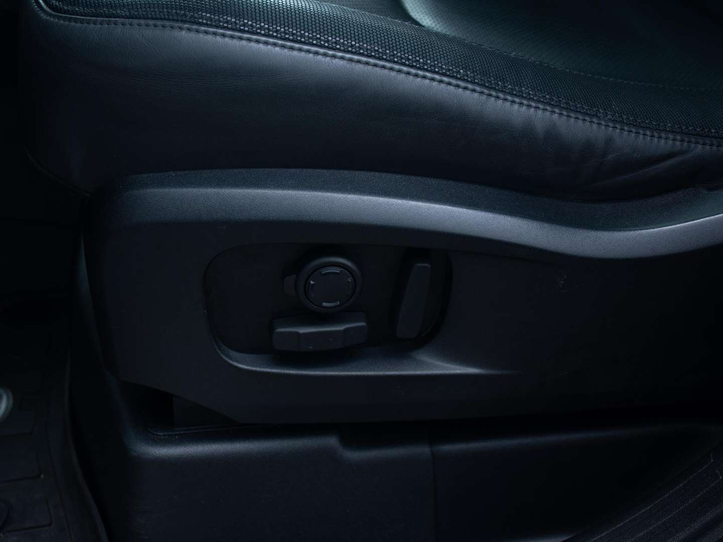 Land Rover Defender 110 Dynamic HSE 2.0 P400e - 2023 - Joinsteer - #26