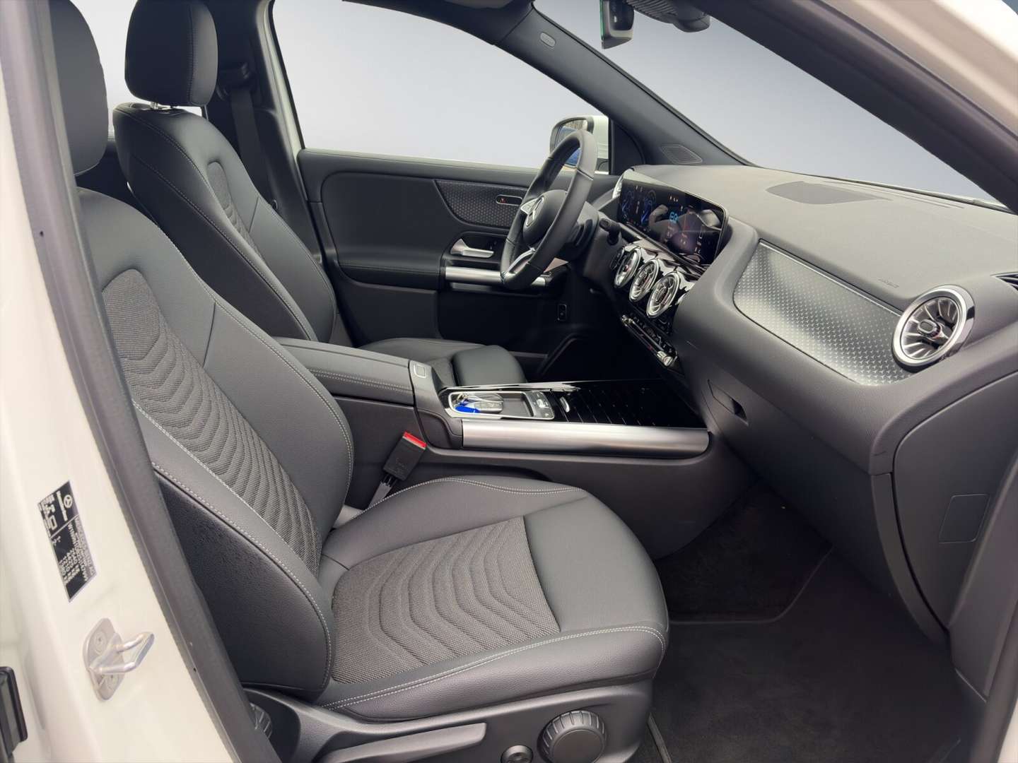 Mercedes EQA 350 Advanced - 2024 - Joinsteer - #9