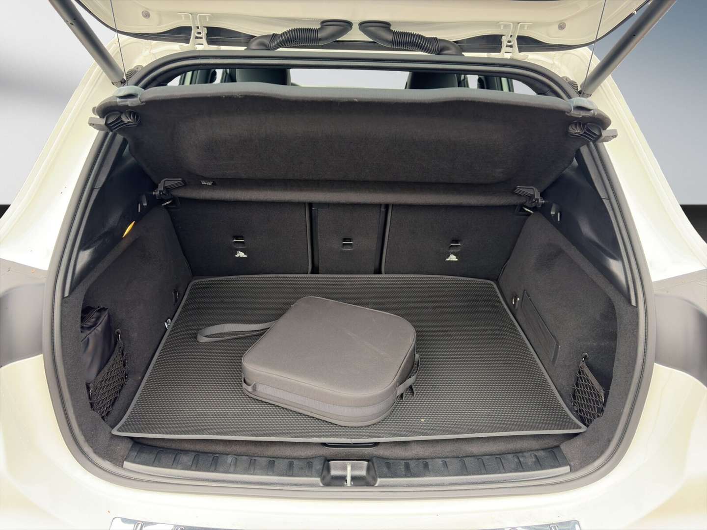 Mercedes EQA 350 Advanced - 2024 - Joinsteer - #12