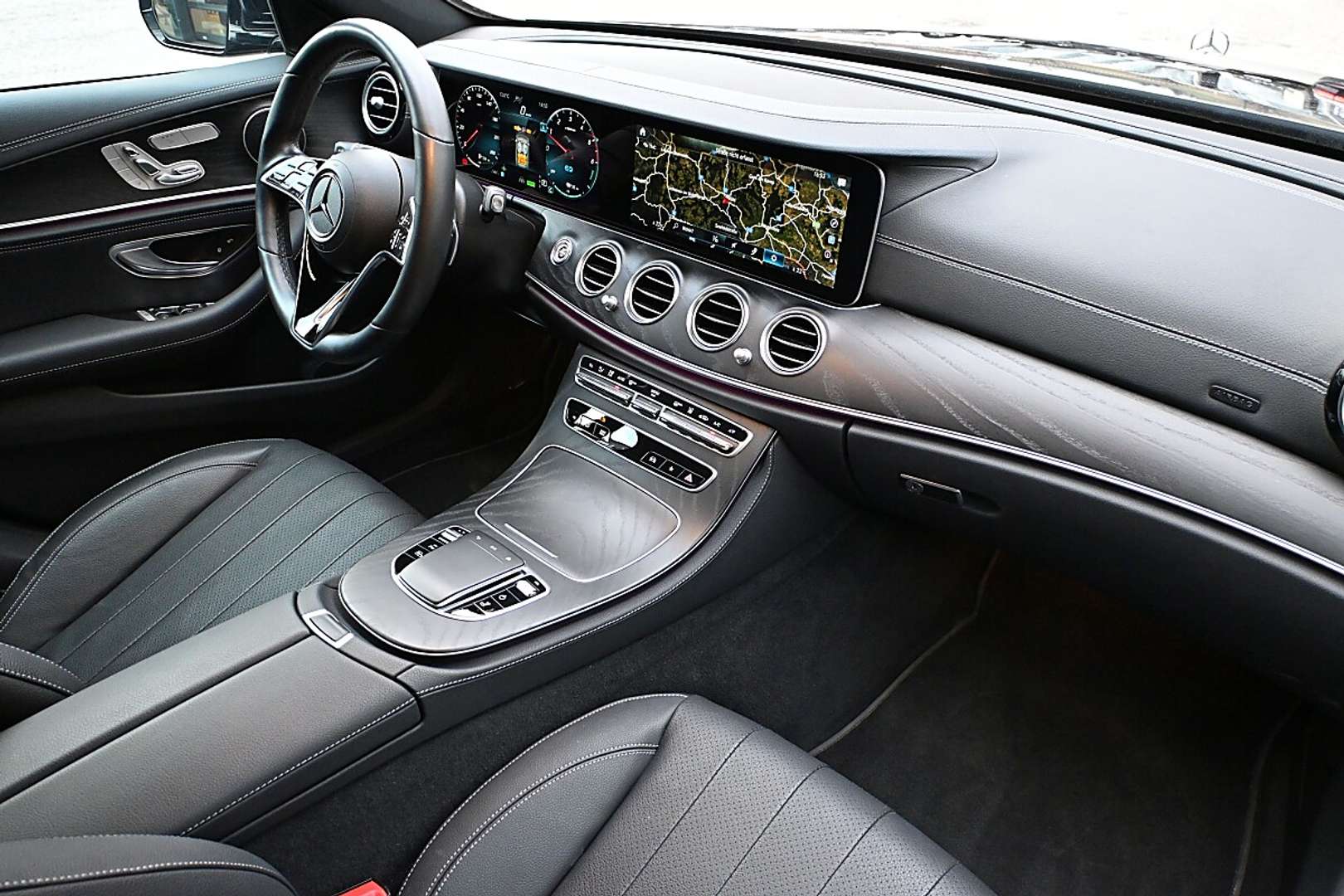 Mercedes Classe E 300 Exclusive - 2022 - Joinsteer - #4