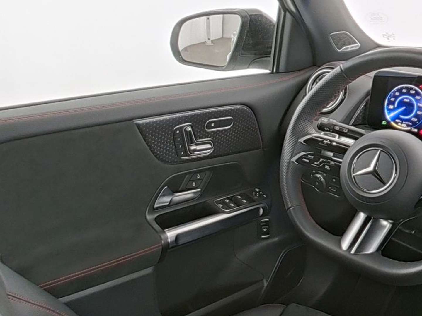Mercedes EQB 250+ AMG Line - 2025 - Joinsteer - #7