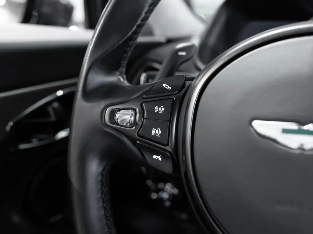 Aston Martin DB11 V12 Coupe 5.2 - 2017 - Joinsteer - #36