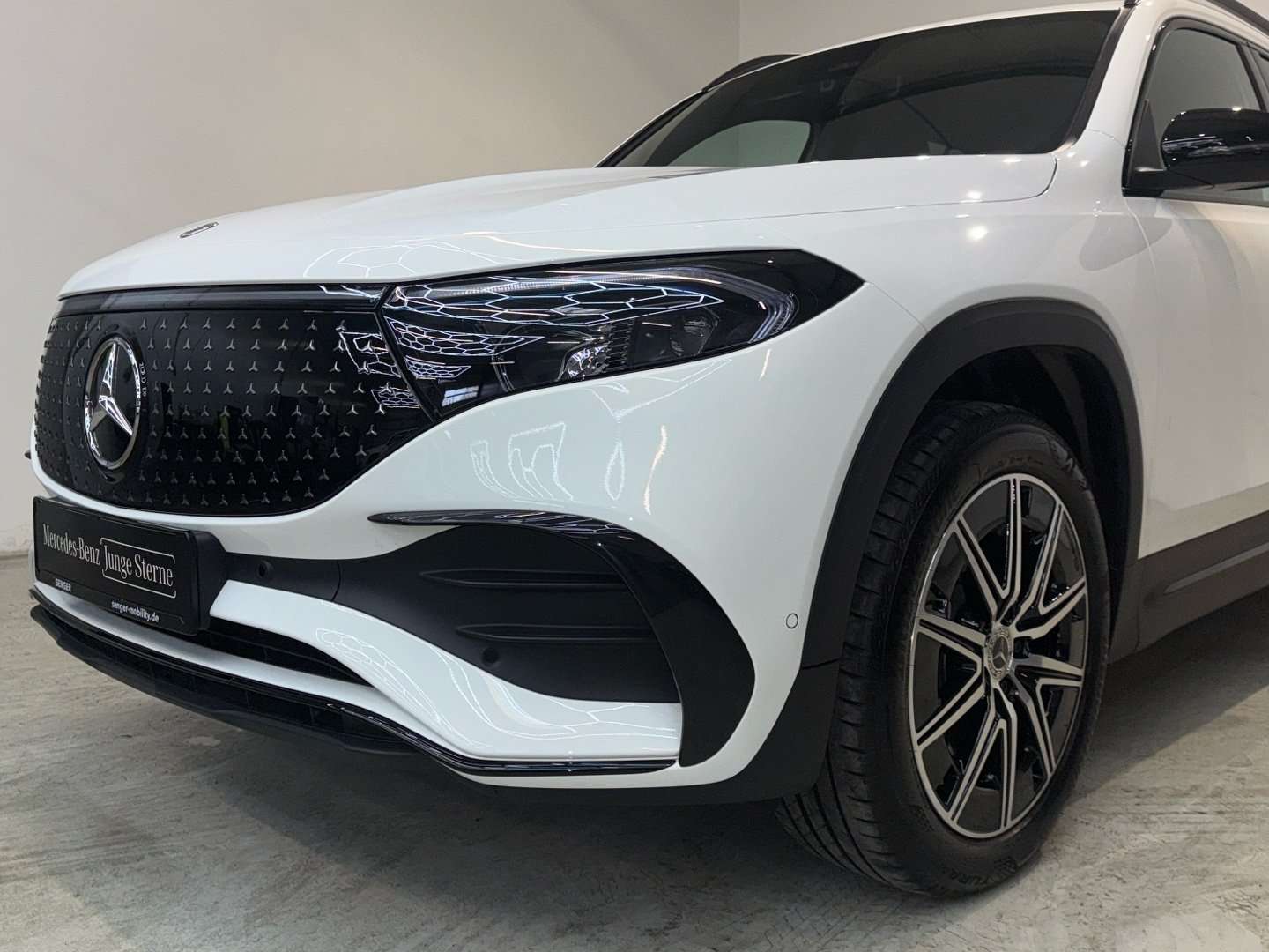 Mercedes EQB 250+ AMG Line - 2025 - Joinsteer - #5