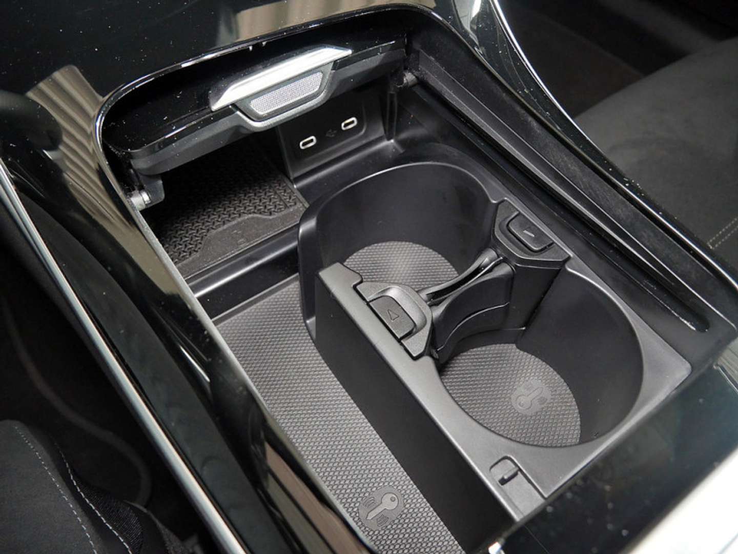 Mercedes Classe C 300 Night Edition - 2024 - Joinsteer - #18