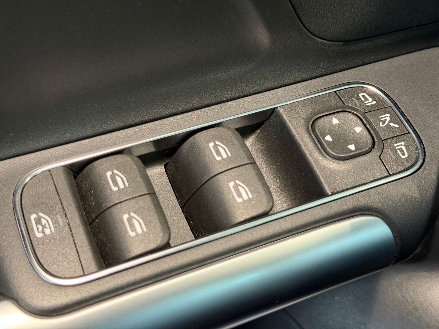 Mercedes EQA 300 Night Edition - 2024 - Joinsteer - #26