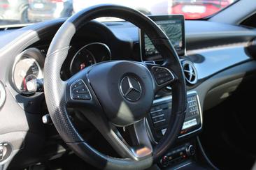 Mercedes GLA 200 D 4Matic Premium — photo 9