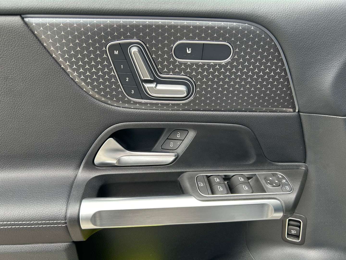 Mercedes GLB 200 NIGHT - 2024 - Joinsteer - #11