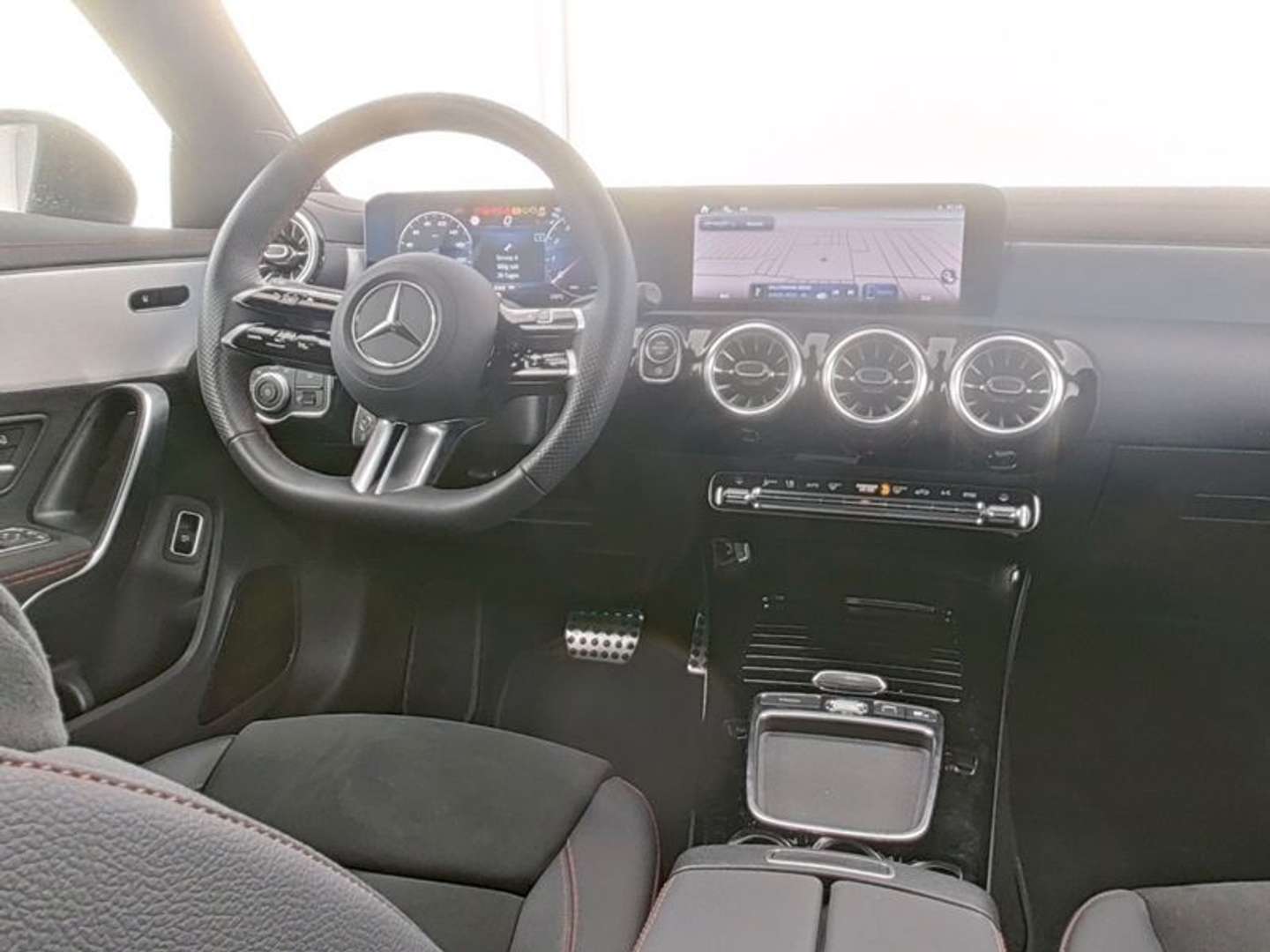 Mercedes CLA 200 Night Edition - 2025 - Joinsteer - #4