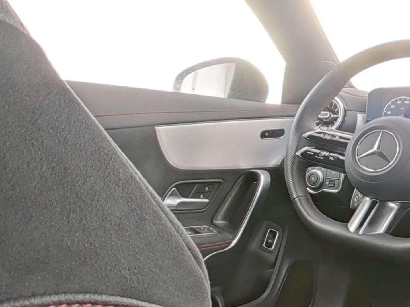Mercedes CLA 200 Night Edition - 2025 - Joinsteer - #7