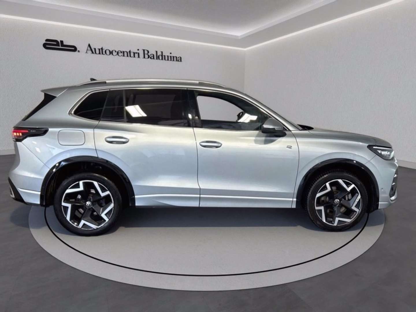 Volkswagen TIGUAN R-Line - 2025 - Joinsteer - #3