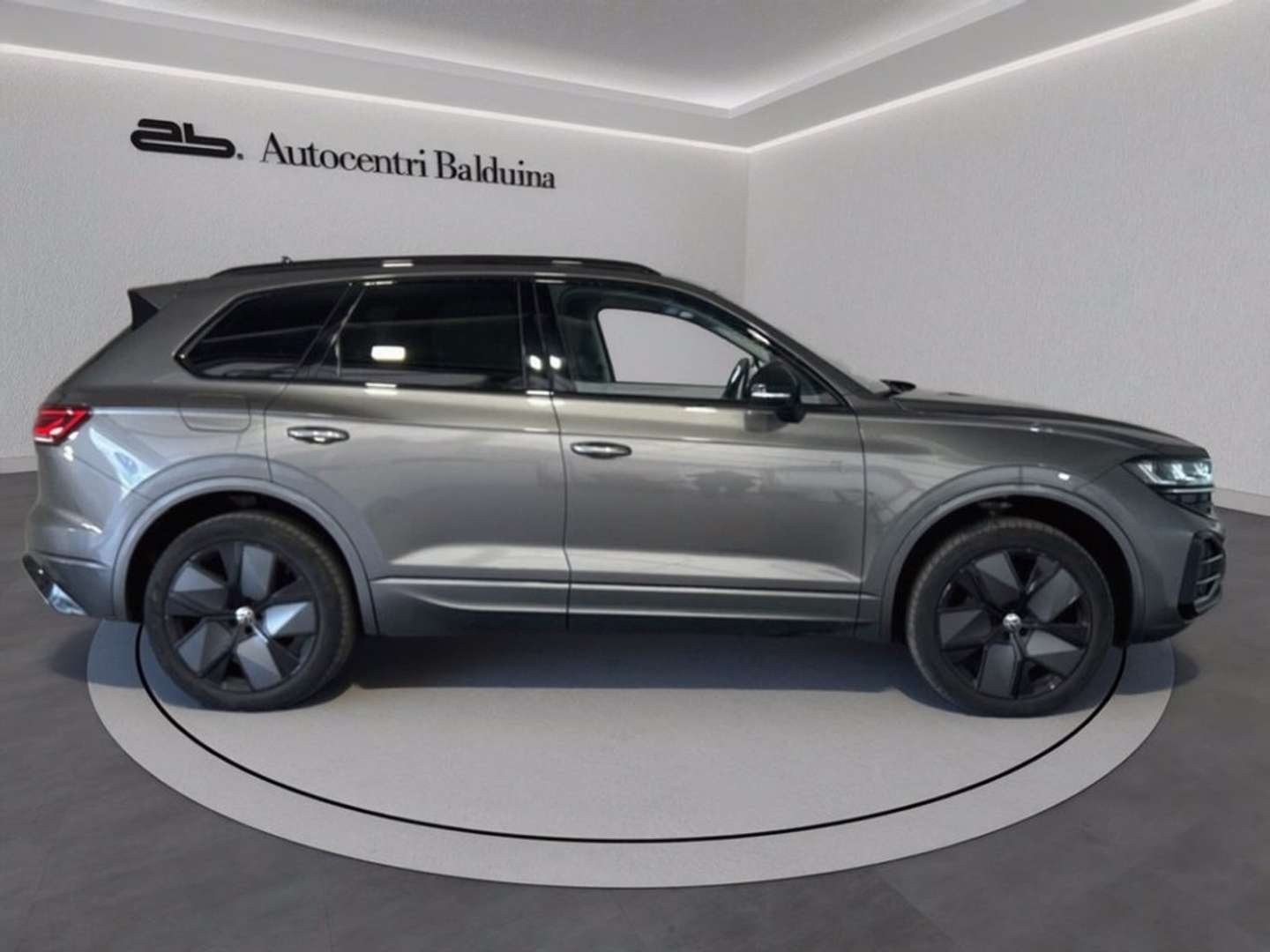 Volkswagen Touareg TDI R-Line - 2024 - Joinsteer - #2
