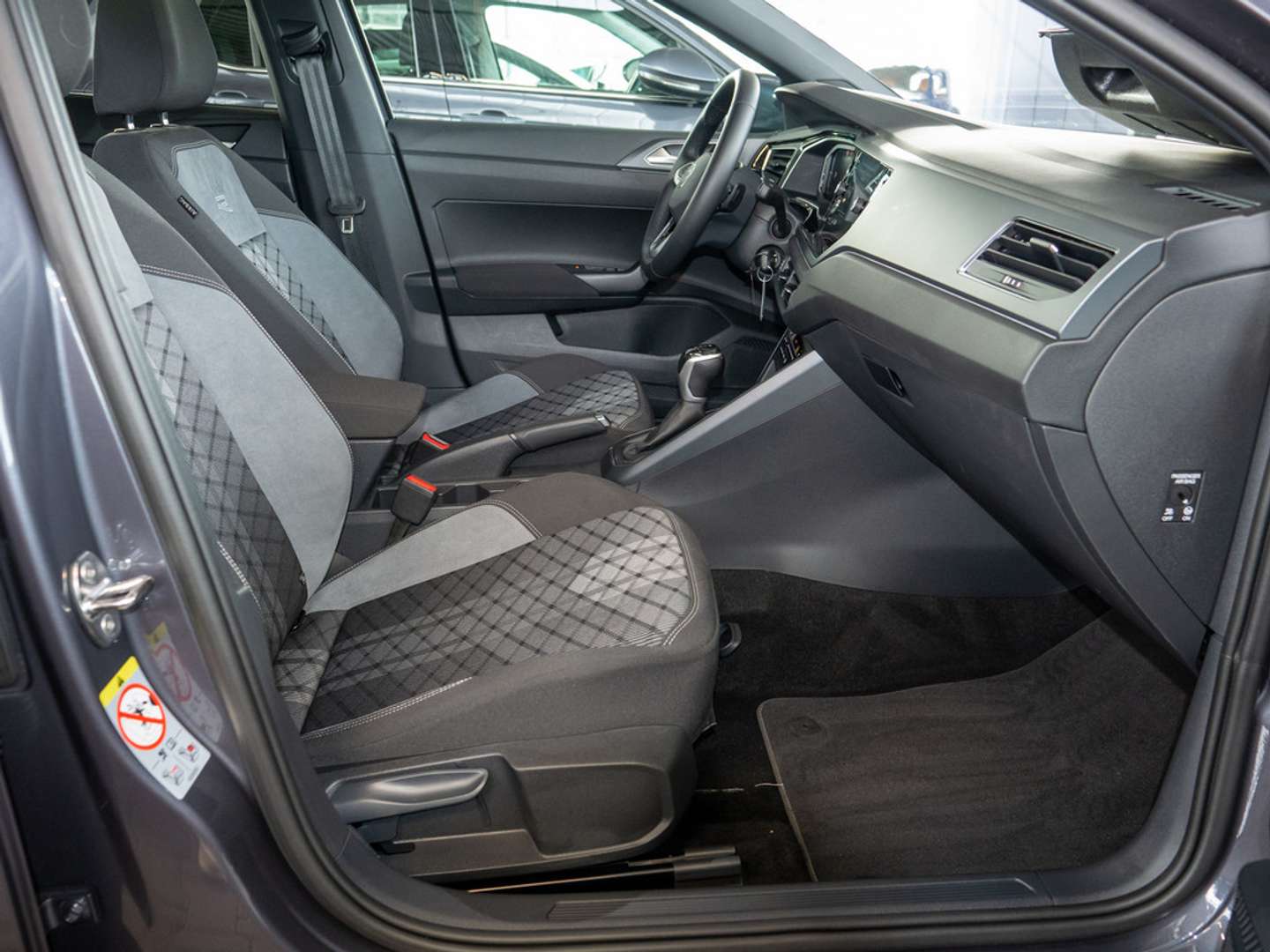 Volkswagen Taigo R-Line - 2025 - Joinsteer - #3