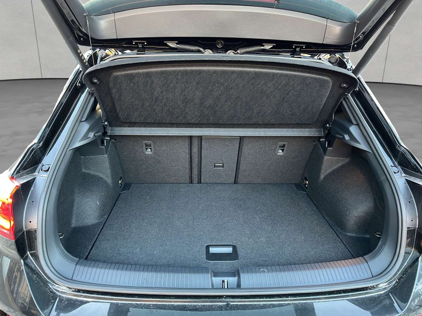 Volkswagen T-Roc R-Line - 2025 - Joinsteer - #6