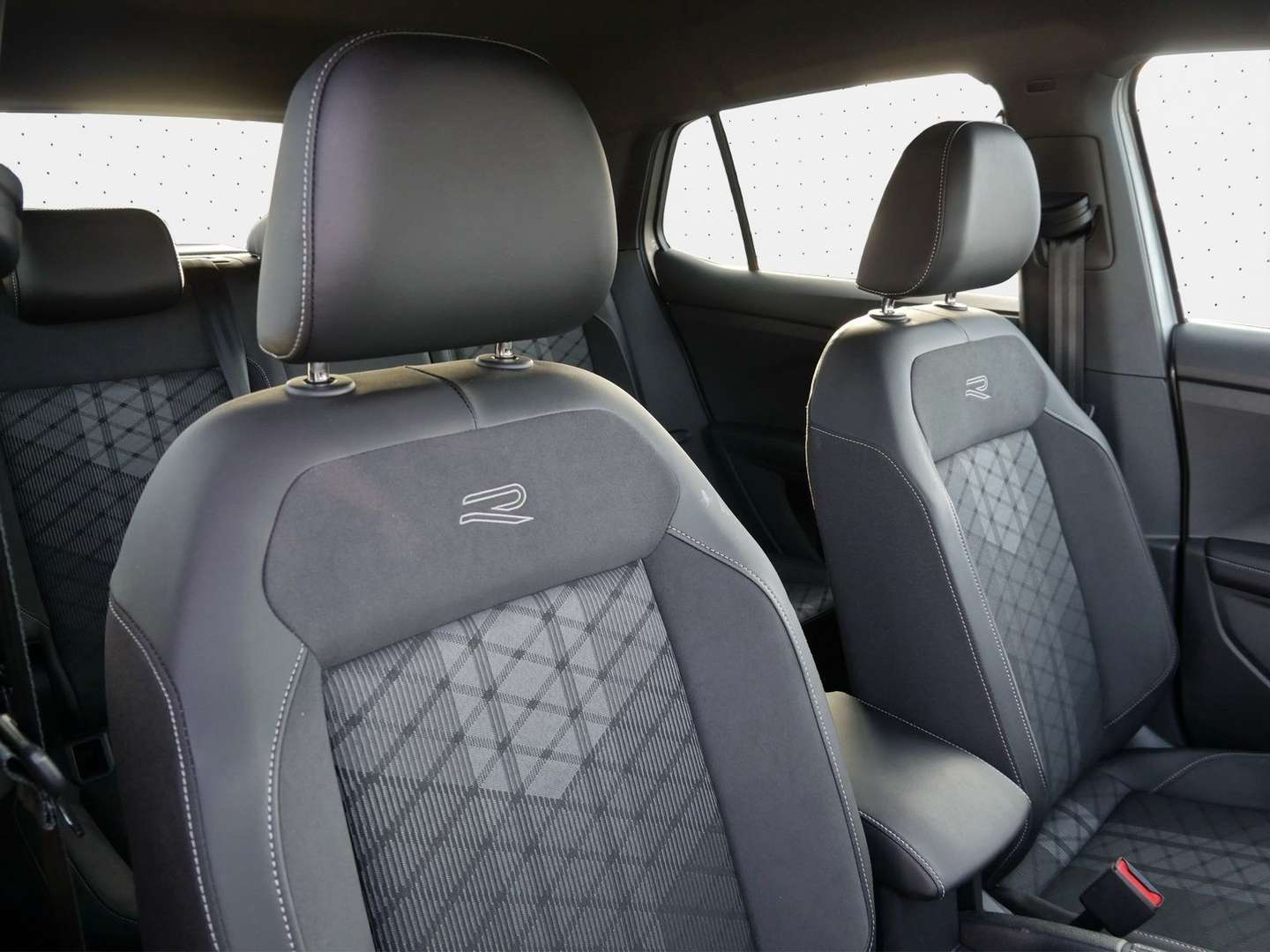 Volkswagen T-CROSS R-Line - 2025 - Joinsteer - #9