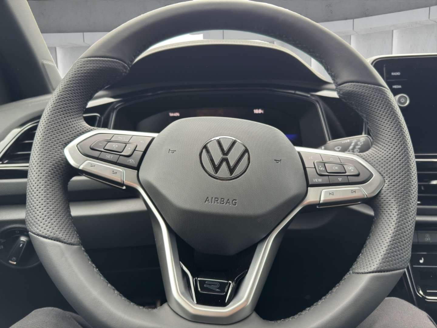 Volkswagen T-Roc R-Line - 2026 - Joinsteer - #12